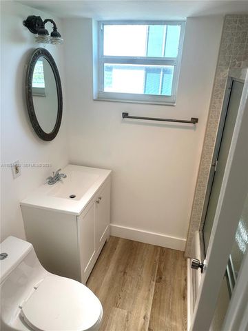 9501 E Bay Harbor Dr 5B, Bay Harbor Islands, FL 33154