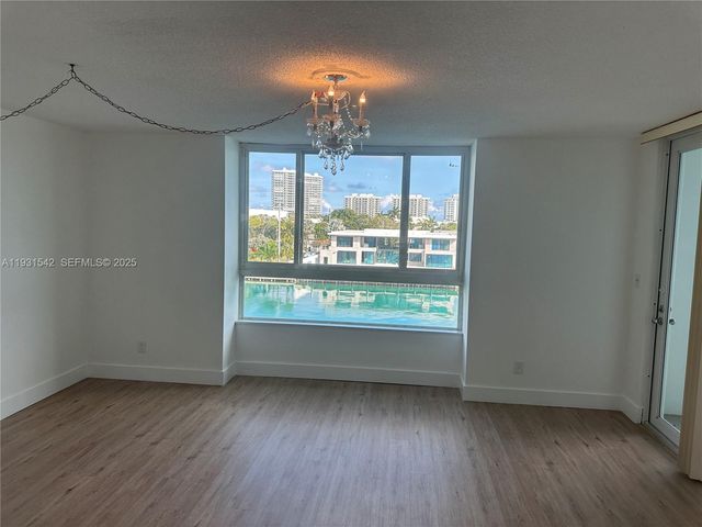 9501 E Bay Harbor Dr 5B, Bay Harbor Islands, FL 33154