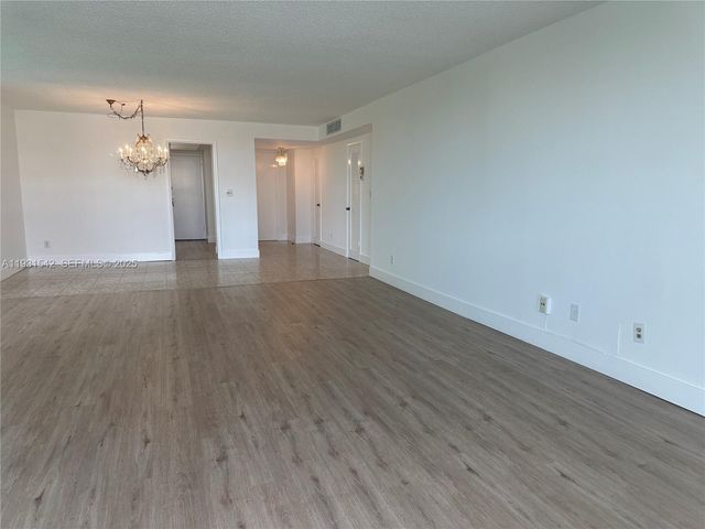 9501 E Bay Harbor Dr 5B, Bay Harbor Islands, FL 33154