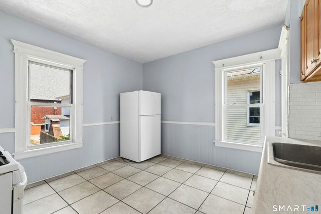 32-34 Park Terrace, Bridgeport, CT 06604