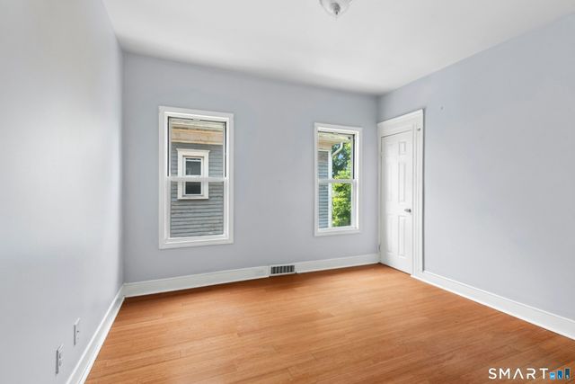 32-34 Park Terrace, Bridgeport, CT 06604