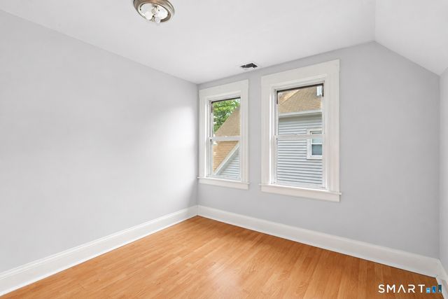 32-34 Park Terrace, Bridgeport, CT 06604