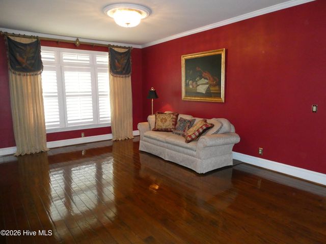 202 Walnut Cove Drive, Lumberton, NC 28358