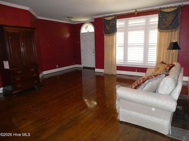 202 Walnut Cove Drive, Lumberton, NC 28358