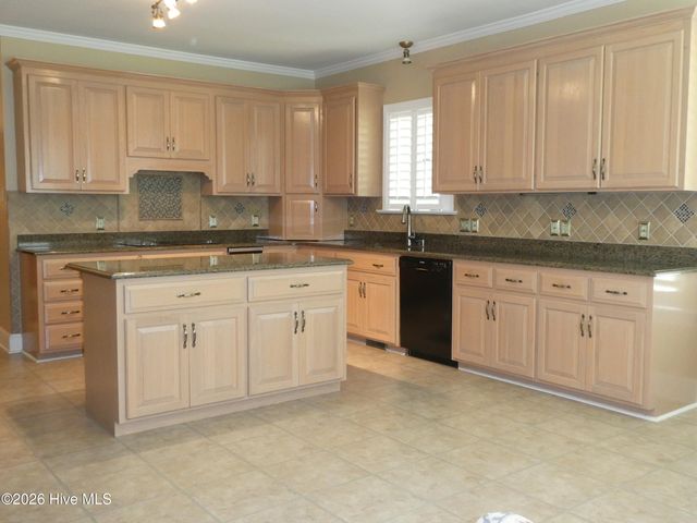 202 Walnut Cove Drive, Lumberton, NC 28358
