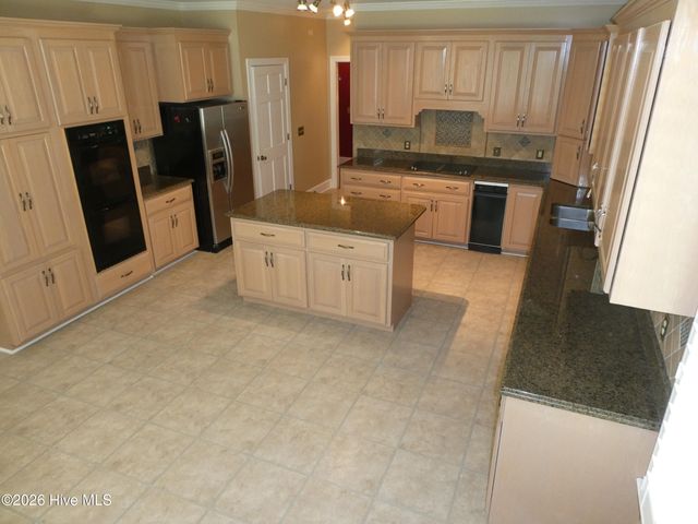 202 Walnut Cove Drive, Lumberton, NC 28358