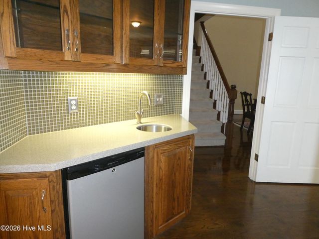 202 Walnut Cove Drive, Lumberton, NC 28358