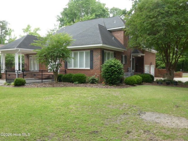 202 Walnut Cove Drive, Lumberton, NC 28358