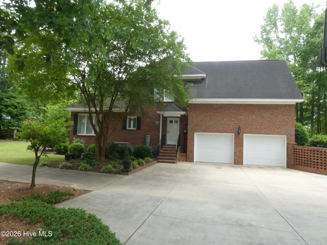 202 Walnut Cove Drive, Lumberton, NC 28358
