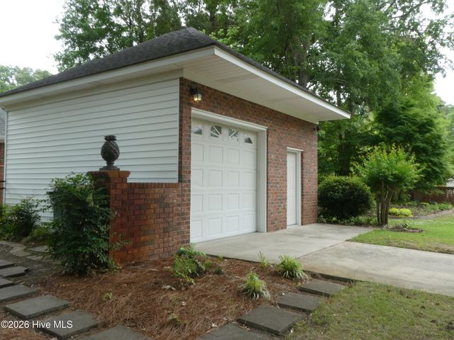 202 Walnut Cove Drive, Lumberton, NC 28358
