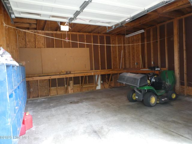 202 Walnut Cove Drive, Lumberton, NC 28358