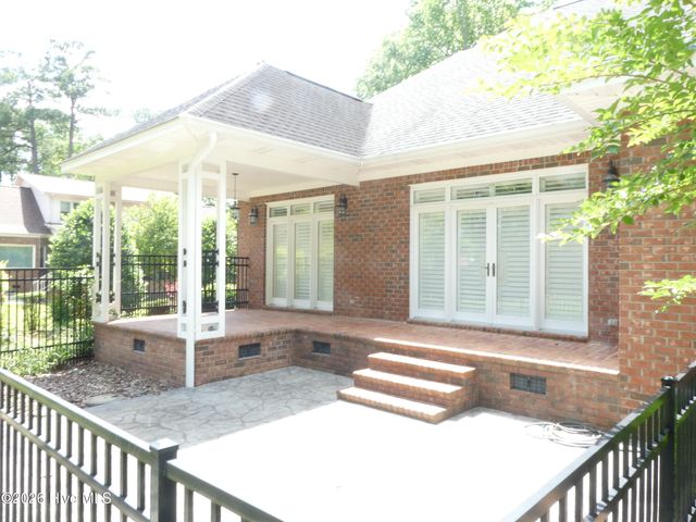 202 Walnut Cove Drive, Lumberton, NC 28358