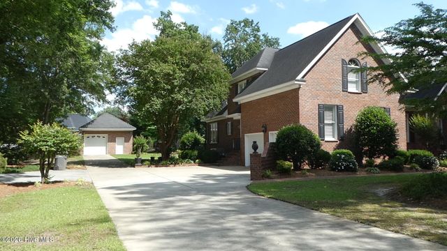 202 Walnut Cove Drive, Lumberton, NC 28358