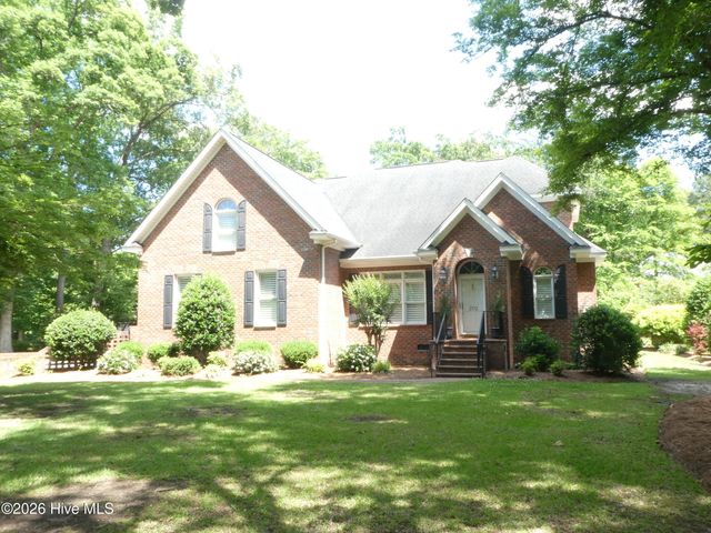 202 Walnut Cove Drive, Lumberton, NC 28358