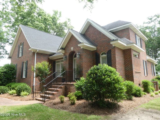 202 Walnut Cove Drive, Lumberton, NC 28358