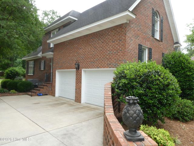 202 Walnut Cove Drive, Lumberton, NC 28358