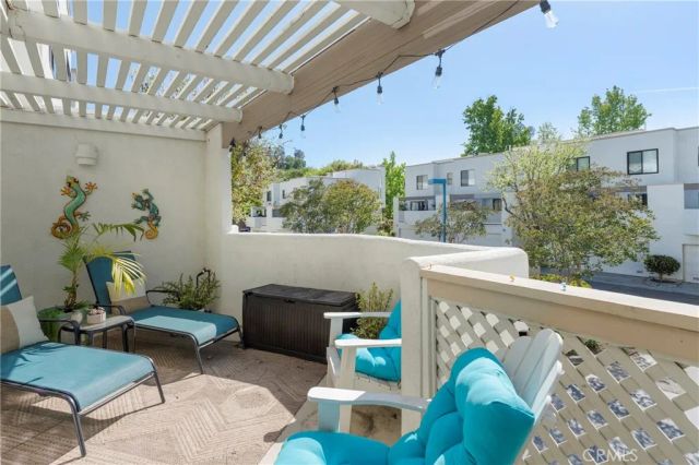 152 N Singingwood, Orange, CA 92869