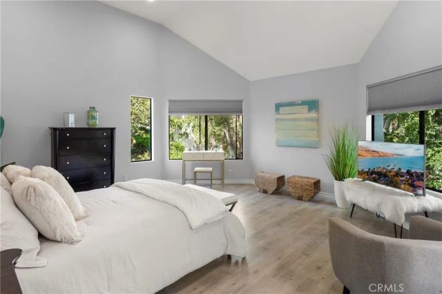 152 N Singingwood, Orange, CA 92869