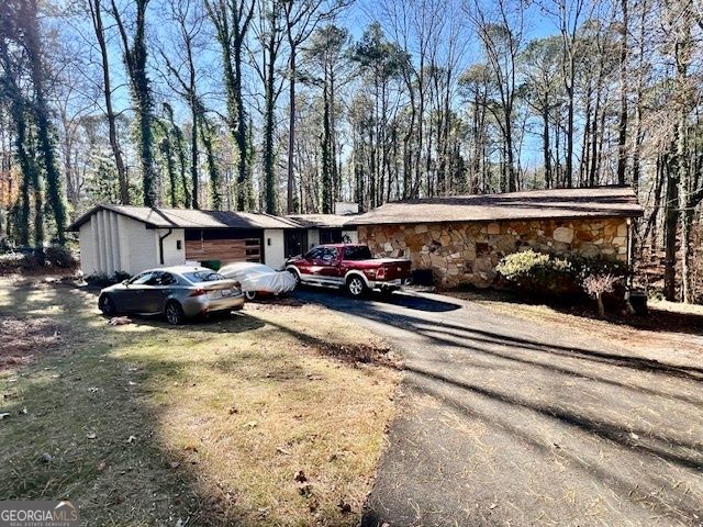 6068 Dee Court, Stone Mountain, GA 30087