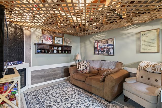 8015 148TH Avenue, Orion, IL 61273