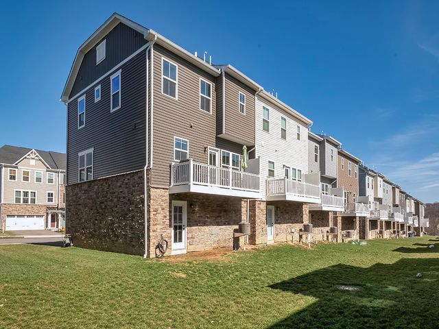 126 Lupine Dr, Adams Twp, PA 16046