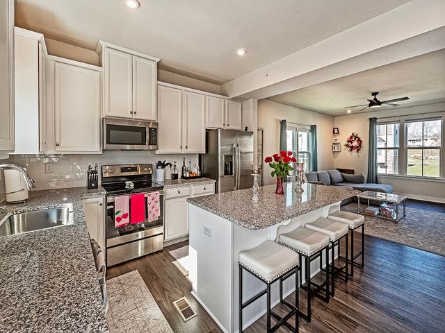 126 Lupine Dr, Adams Twp, PA 16046