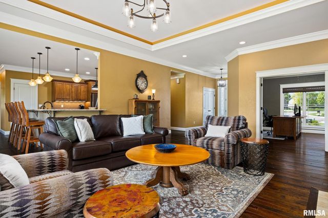 15 STREAMWOOD Court, Washington, IL 61571