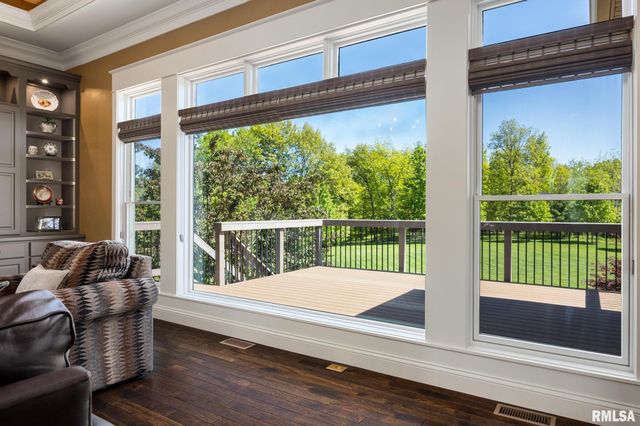15 STREAMWOOD Court, Washington, IL 61571