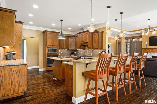 15 STREAMWOOD Court, Washington, IL 61571