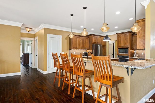 15 STREAMWOOD Court, Washington, IL 61571