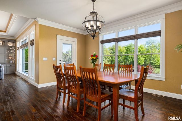 15 STREAMWOOD Court, Washington, IL 61571