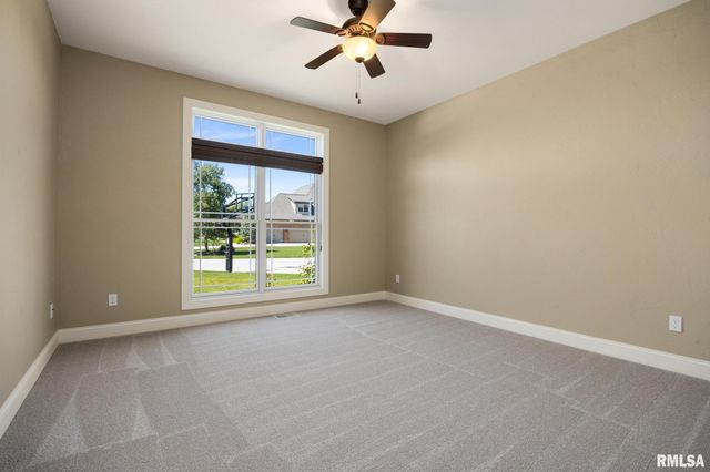 15 STREAMWOOD Court, Washington, IL 61571
