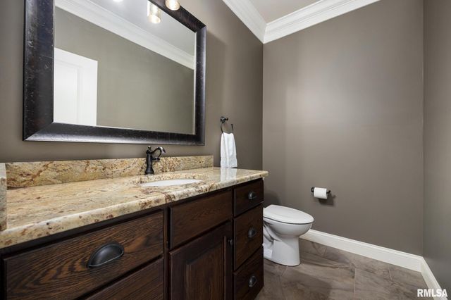 15 STREAMWOOD Court, Washington, IL 61571