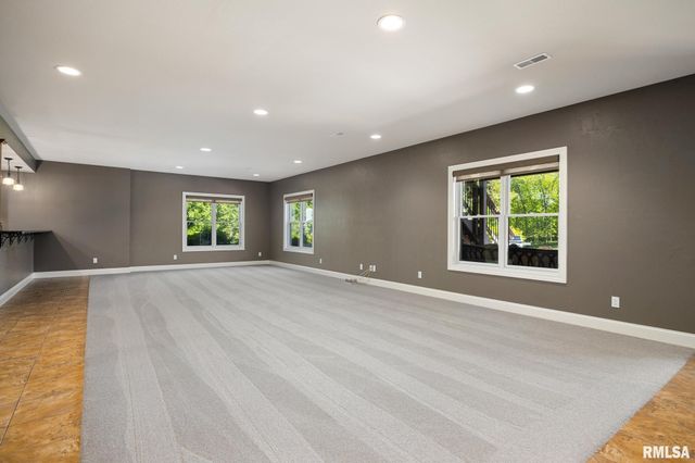15 STREAMWOOD Court, Washington, IL 61571