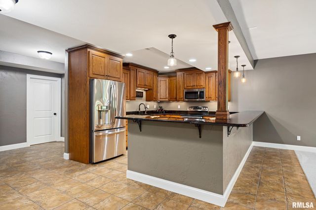 15 STREAMWOOD Court, Washington, IL 61571