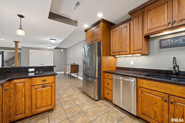 15 STREAMWOOD Court, Washington, IL 61571