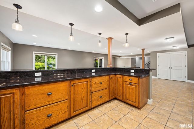 15 STREAMWOOD Court, Washington, IL 61571