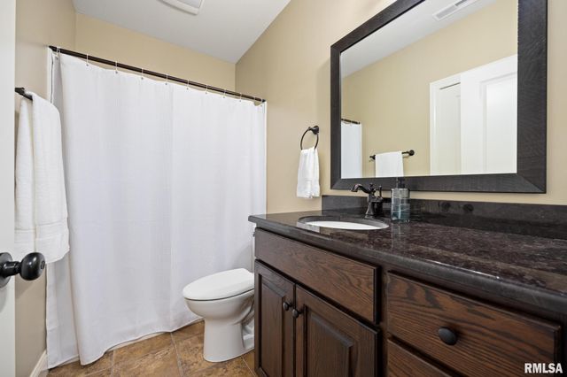 15 STREAMWOOD Court, Washington, IL 61571