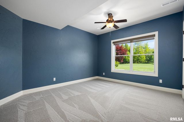 15 STREAMWOOD Court, Washington, IL 61571