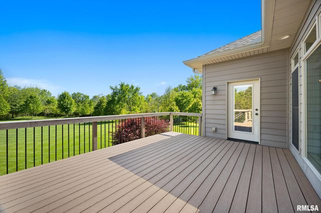 15 STREAMWOOD Court, Washington, IL 61571