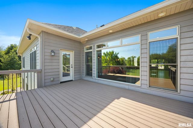 15 STREAMWOOD Court, Washington, IL 61571