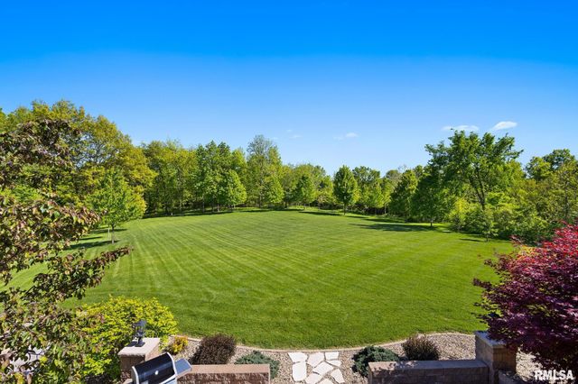 15 STREAMWOOD Court, Washington, IL 61571