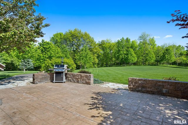 15 STREAMWOOD Court, Washington, IL 61571