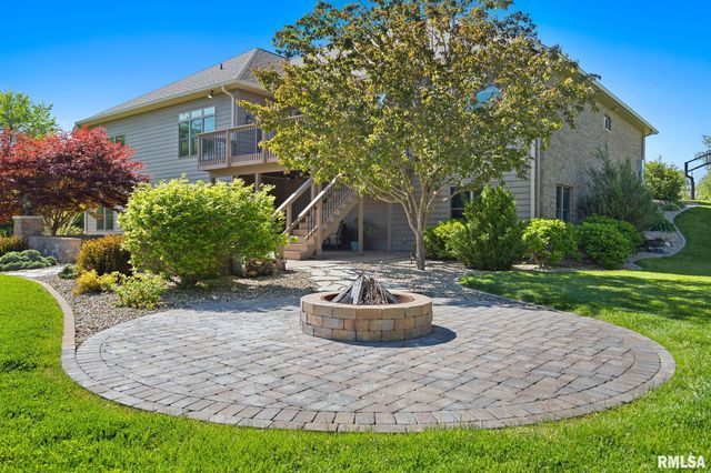 15 STREAMWOOD Court, Washington, IL 61571