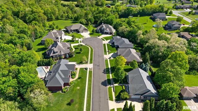 15 STREAMWOOD Court, Washington, IL 61571