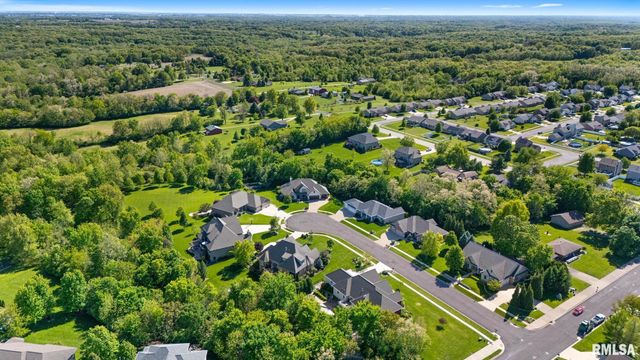 15 STREAMWOOD Court, Washington, IL 61571