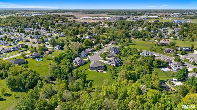 15 STREAMWOOD Court, Washington, IL 61571