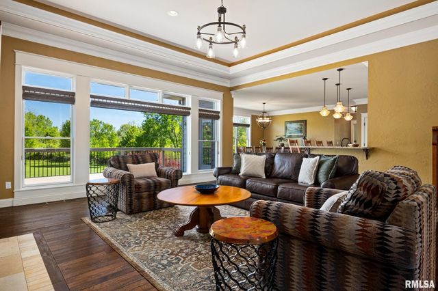 15 STREAMWOOD Court, Washington, IL 61571