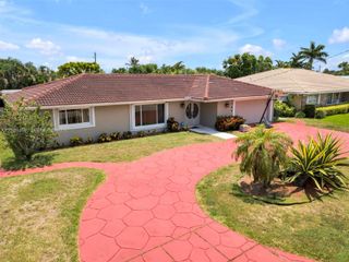 2480 NE 46th Street, Lighthouse Point, FL 33064