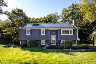 37 Flintlocke Dr, Plymouth, MA 02360